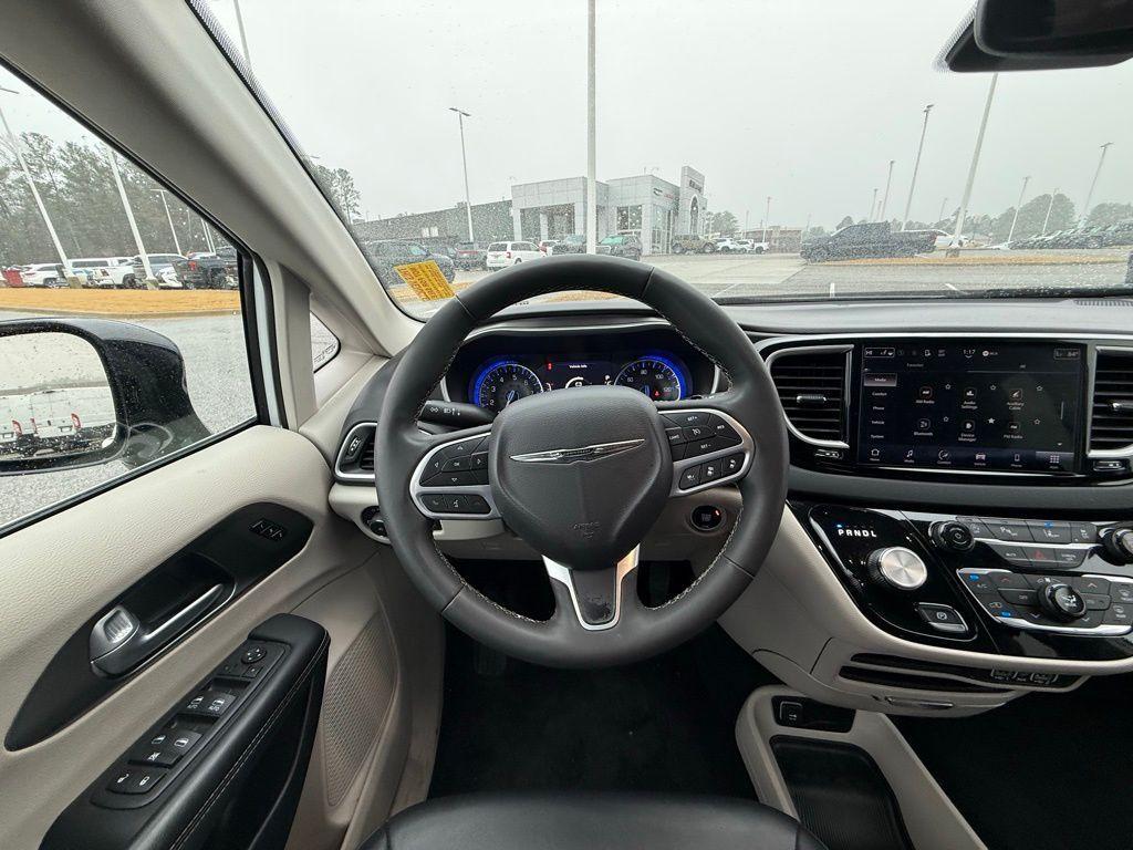 used 2024 Chrysler Pacifica car, priced at $24,900