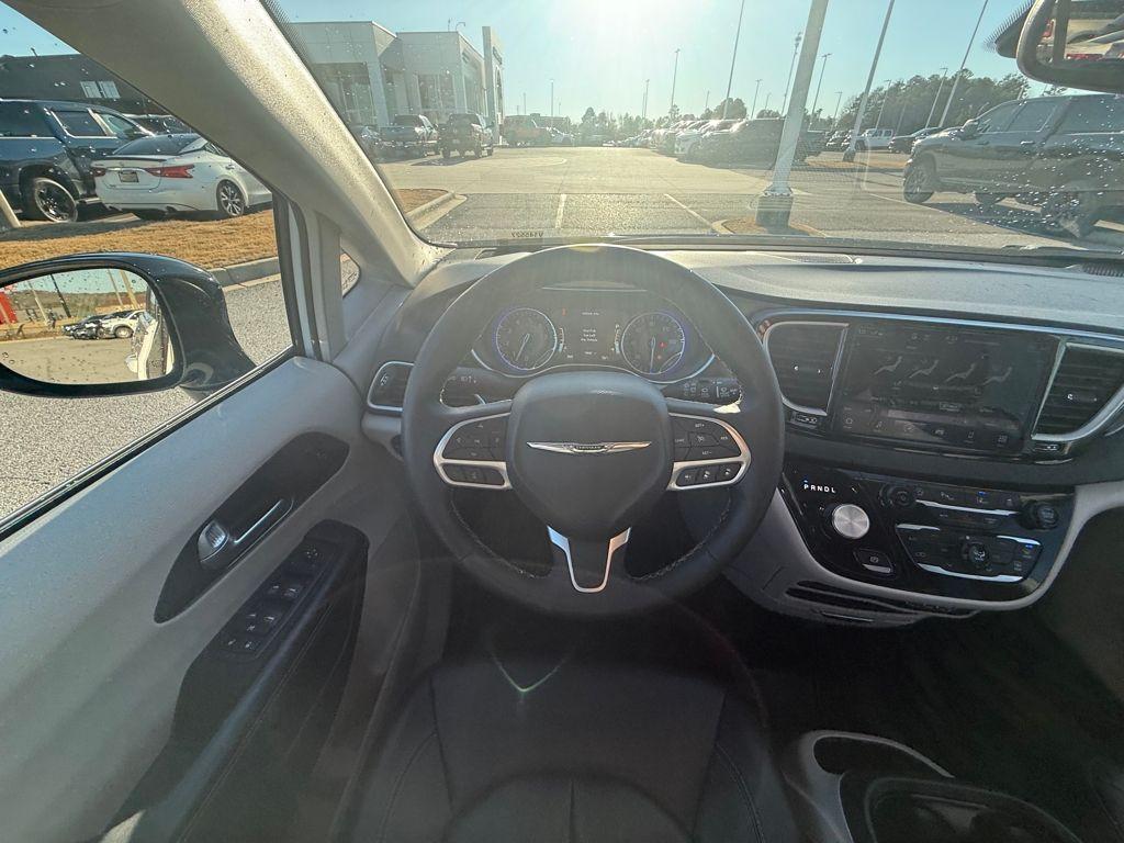 used 2024 Chrysler Pacifica car, priced at $23,500