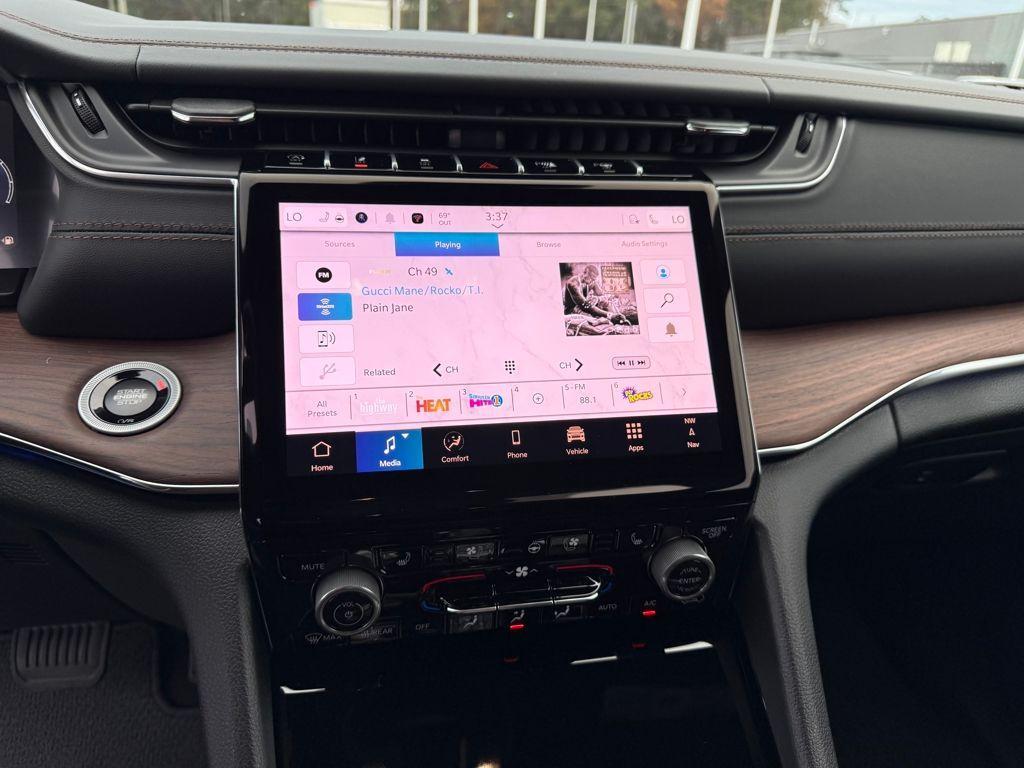 new 2025 Jeep Grand Cherokee L car, priced at $55,085