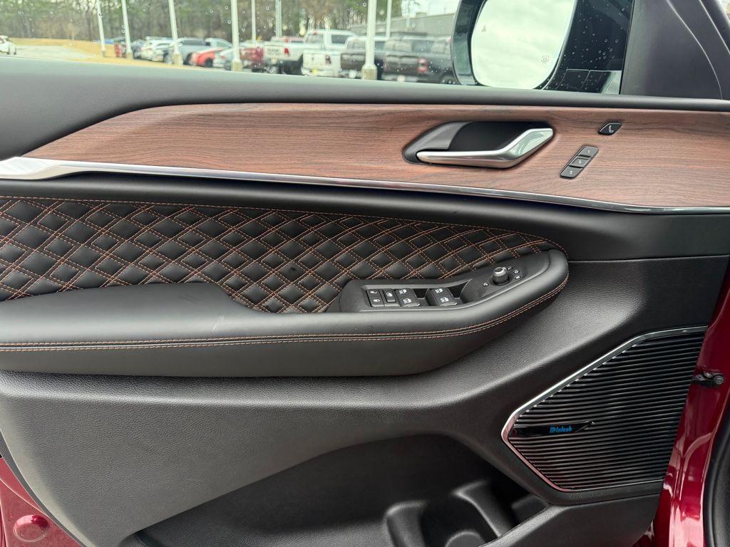 new 2025 Jeep Grand Cherokee L car, priced at $55,585