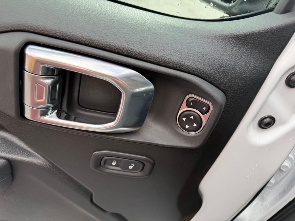 new 2026 Jeep Wrangler car, priced at $47,705