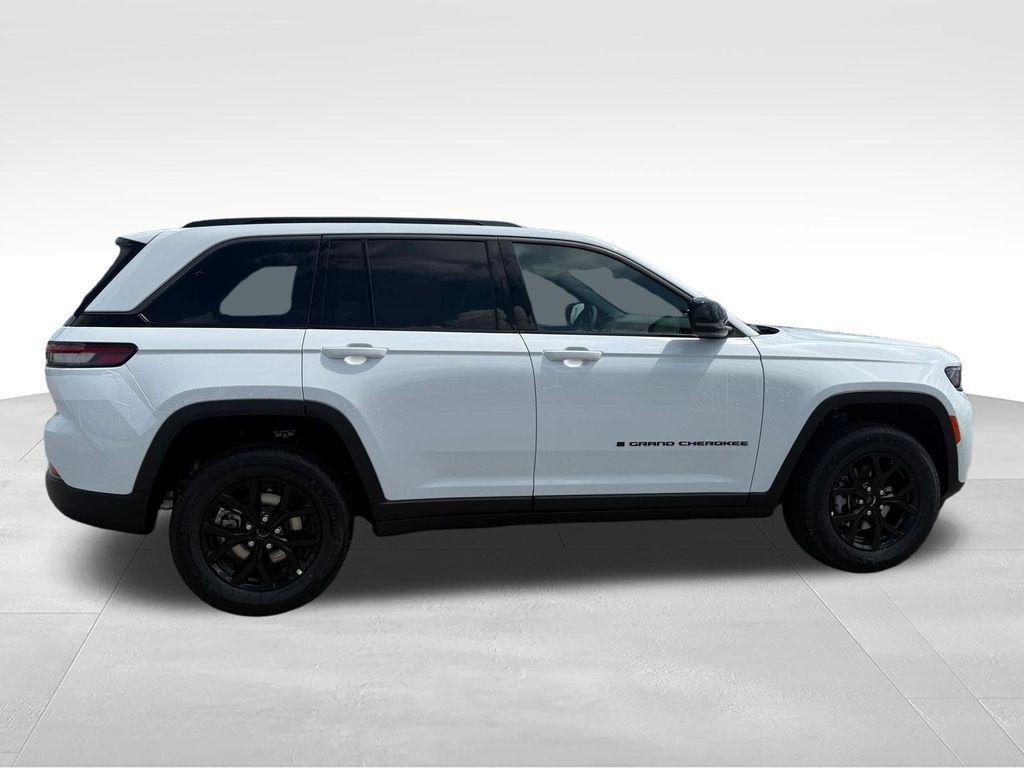 new 2026 Jeep Grand Cherokee car, priced at $35,580