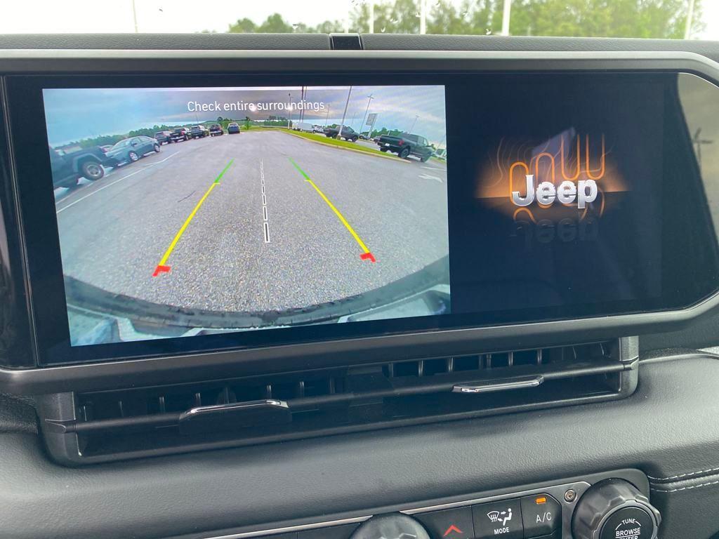 new 2025 Jeep Wrangler car, priced at $45,610