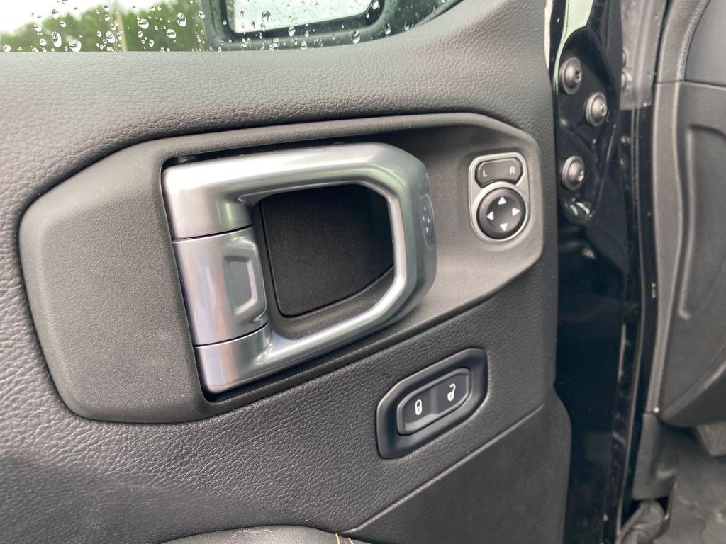 new 2025 Jeep Wrangler car, priced at $45,610