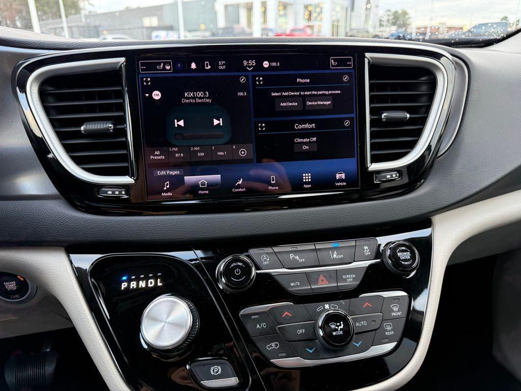 used 2023 Chrysler Pacifica car, priced at $23,000