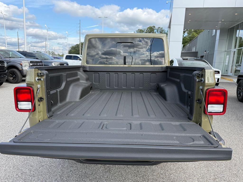 new 2026 Jeep Gladiator car, priced at $43,320