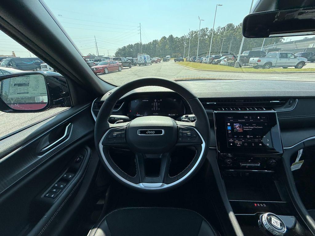 new 2025 Jeep Grand Cherokee car, priced at $30,125