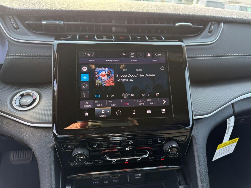 new 2025 Jeep Grand Cherokee car, priced at $30,125