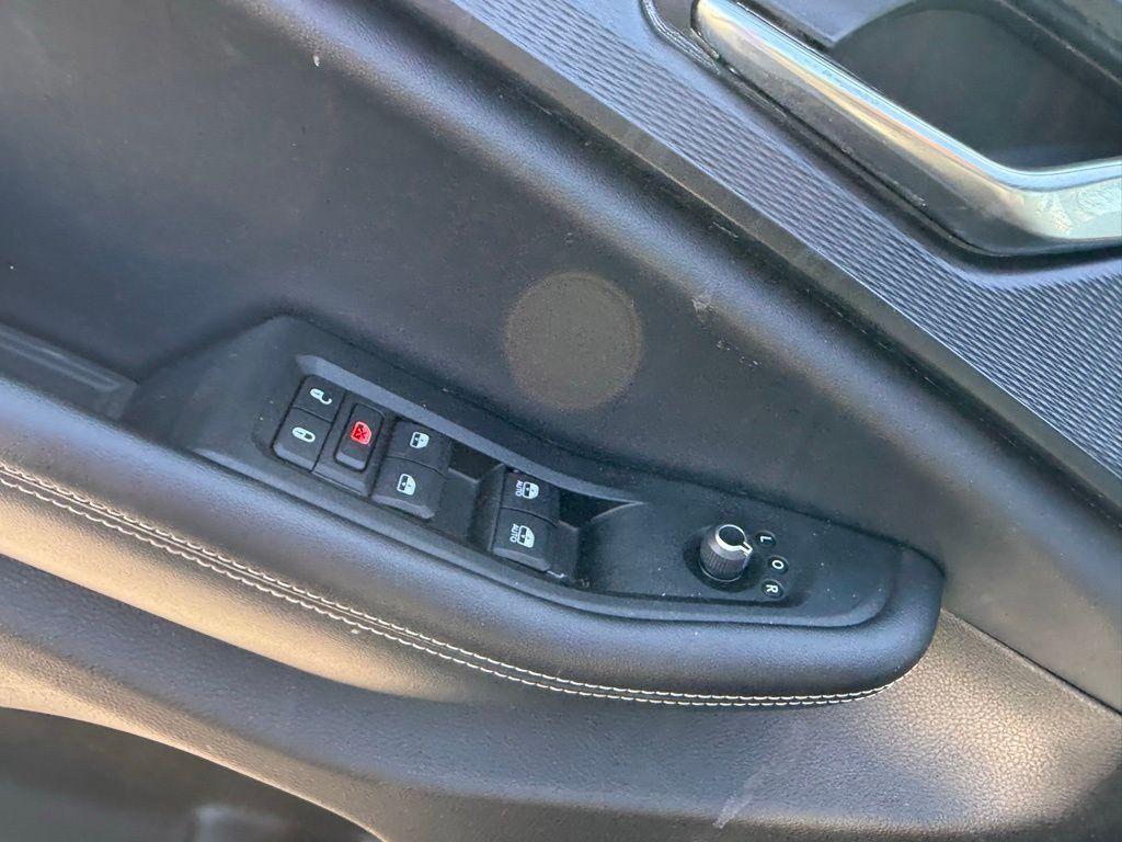 used 2024 Jeep Grand Cherokee car, priced at $28,000