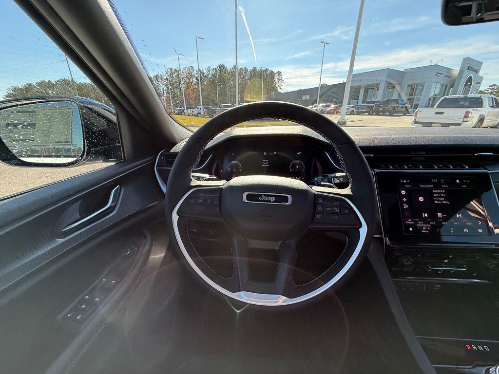 new 2025 Jeep Grand Cherokee car, priced at $34,030