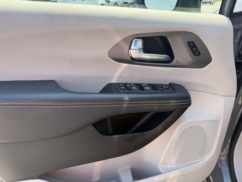 used 2023 Chrysler Pacifica car, priced at $24,200