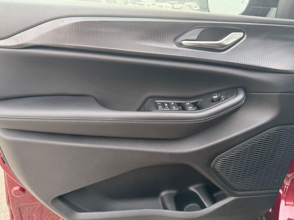 new 2025 Jeep Grand Cherokee car, priced at $31,980