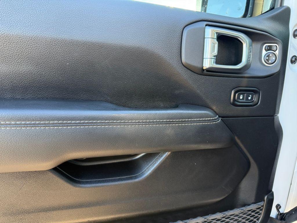 used 2021 Jeep Gladiator car, priced at $27,000