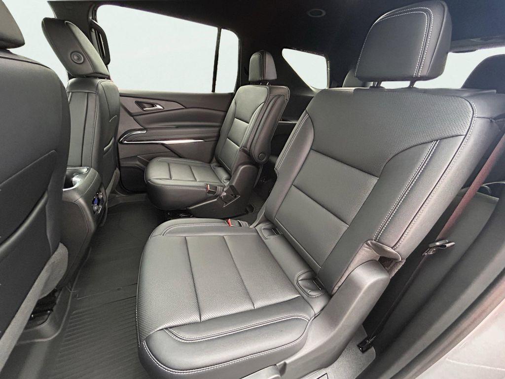 new 2026 Chevrolet Traverse car, priced at $45,445