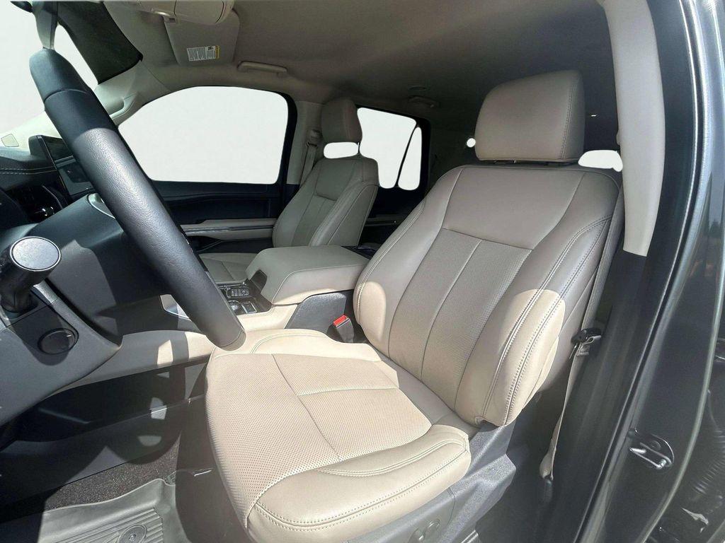 used 2022 Ford Expedition car, priced at $31,998