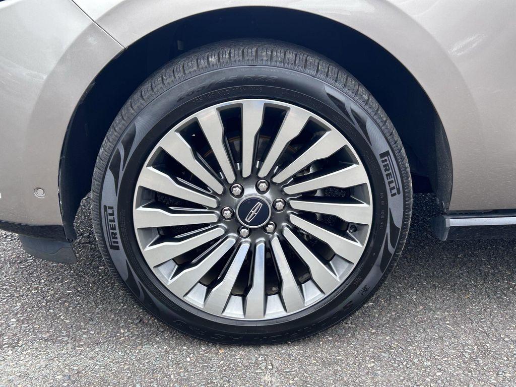 used 2019 Lincoln Navigator car, priced at $35,677