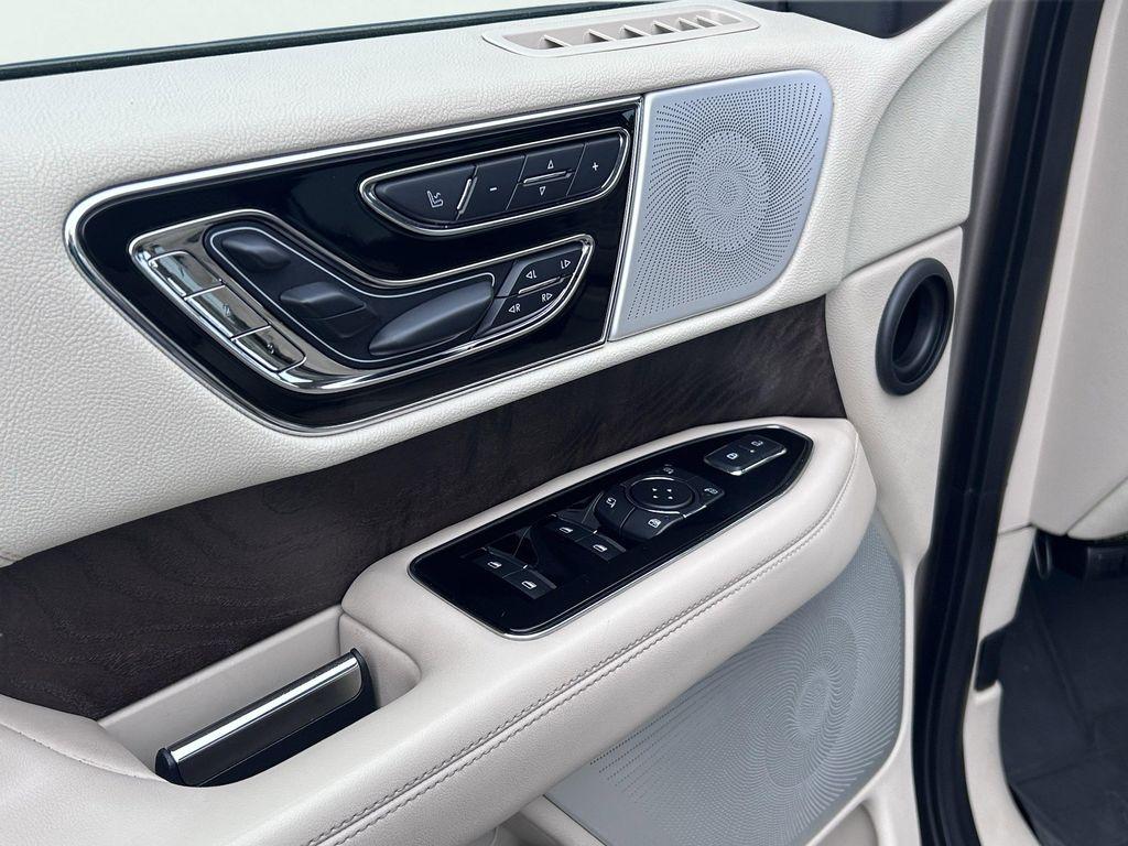 used 2019 Lincoln Navigator car, priced at $35,677