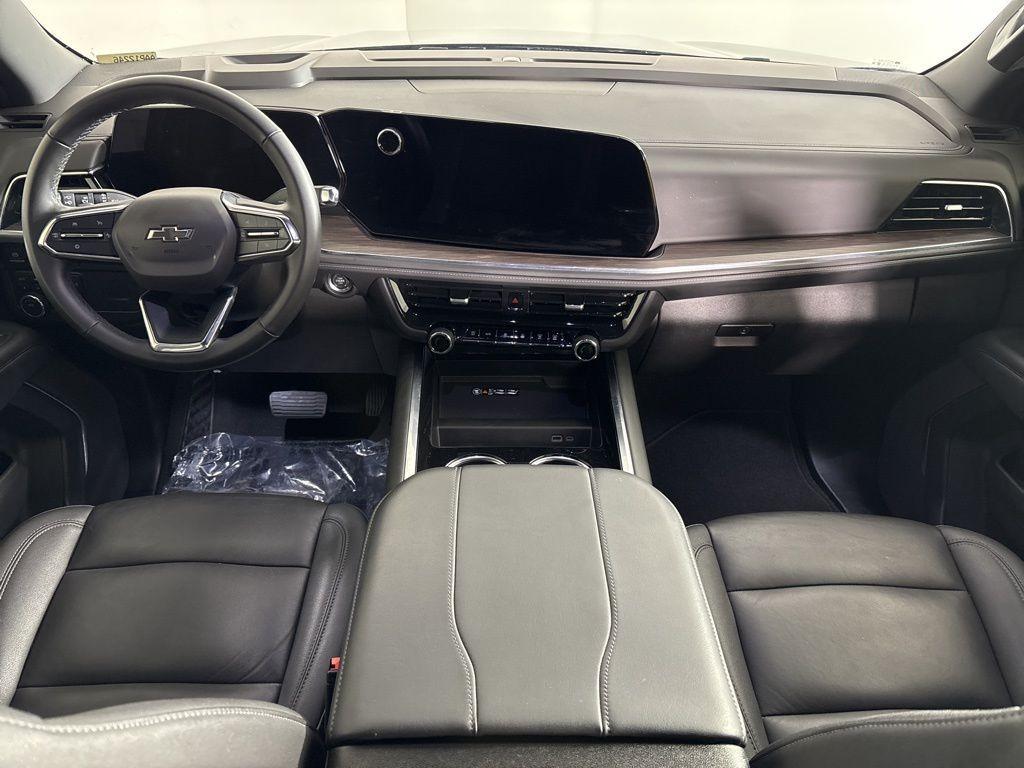 used 2025 Chevrolet Suburban car, priced at $58,800