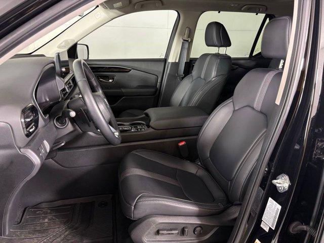 used 2025 Honda Pilot car, priced at $40,200