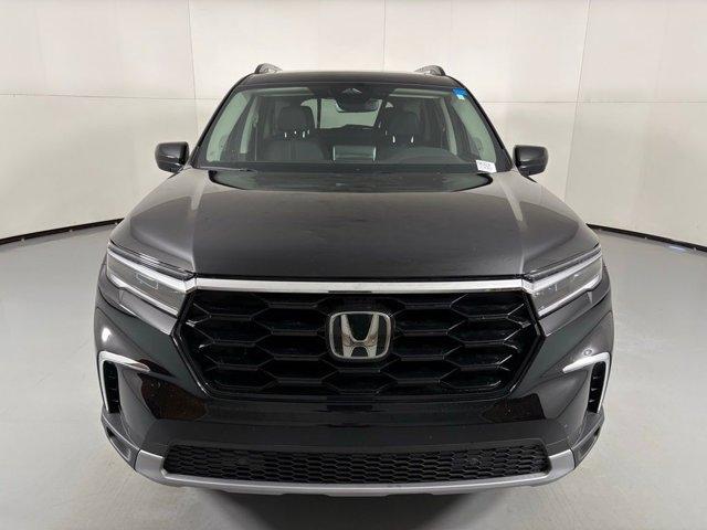 used 2025 Honda Pilot car, priced at $40,200