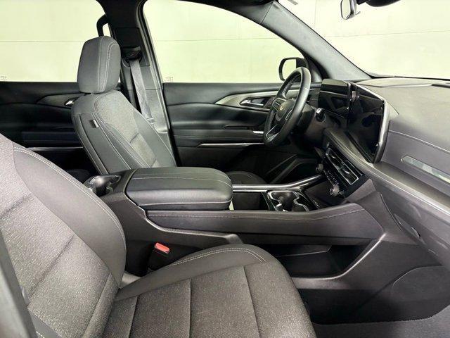 used 2025 Chevrolet Traverse car, priced at $34,300