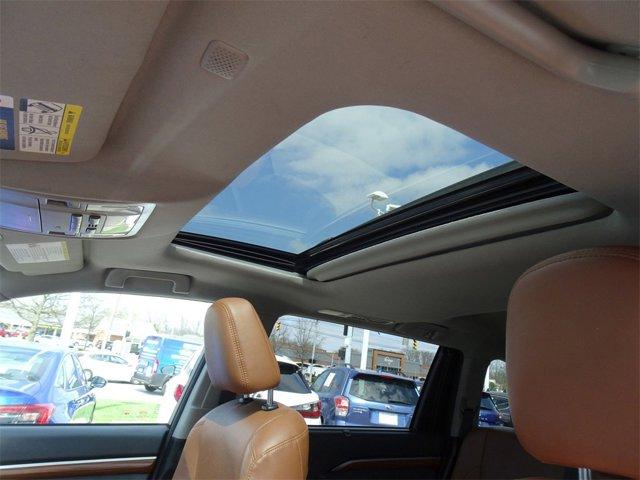 2018 Blizzard Pearl Toyota Highlander