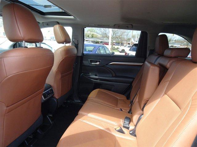 2018 Blizzard Pearl Toyota Highlander