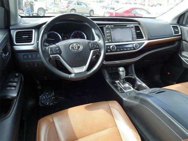 2018 Blizzard Pearl Toyota Highlander