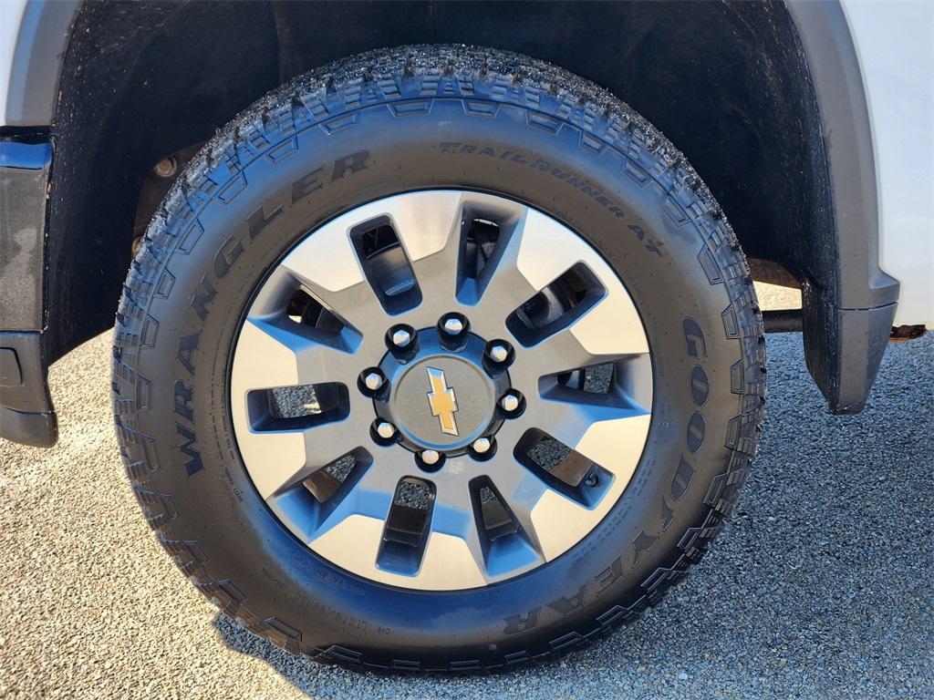 used 2024 Chevrolet Silverado 2500 car, priced at $42,986