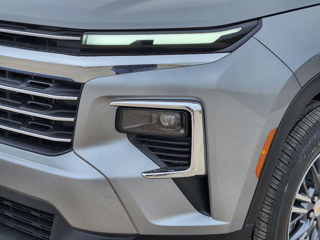 new 2026 Chevrolet Traverse car, priced at $42,445