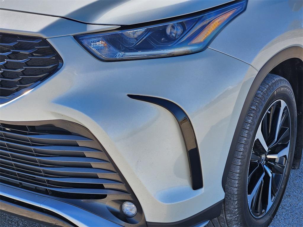 used 2021 Toyota Highlander car, priced at $28,810