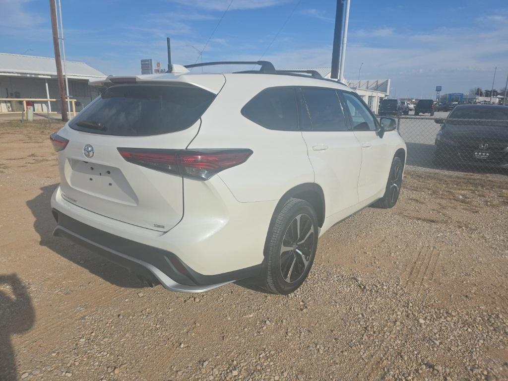 used 2021 Toyota Highlander car, priced at $28,992