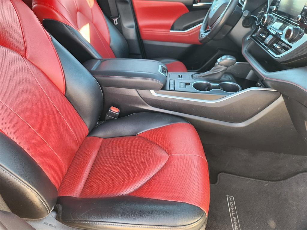 used 2021 Toyota Highlander car, priced at $28,810