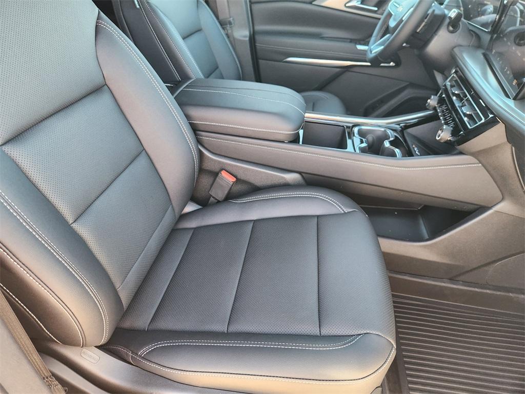 new 2026 Chevrolet Traverse car, priced at $44,699