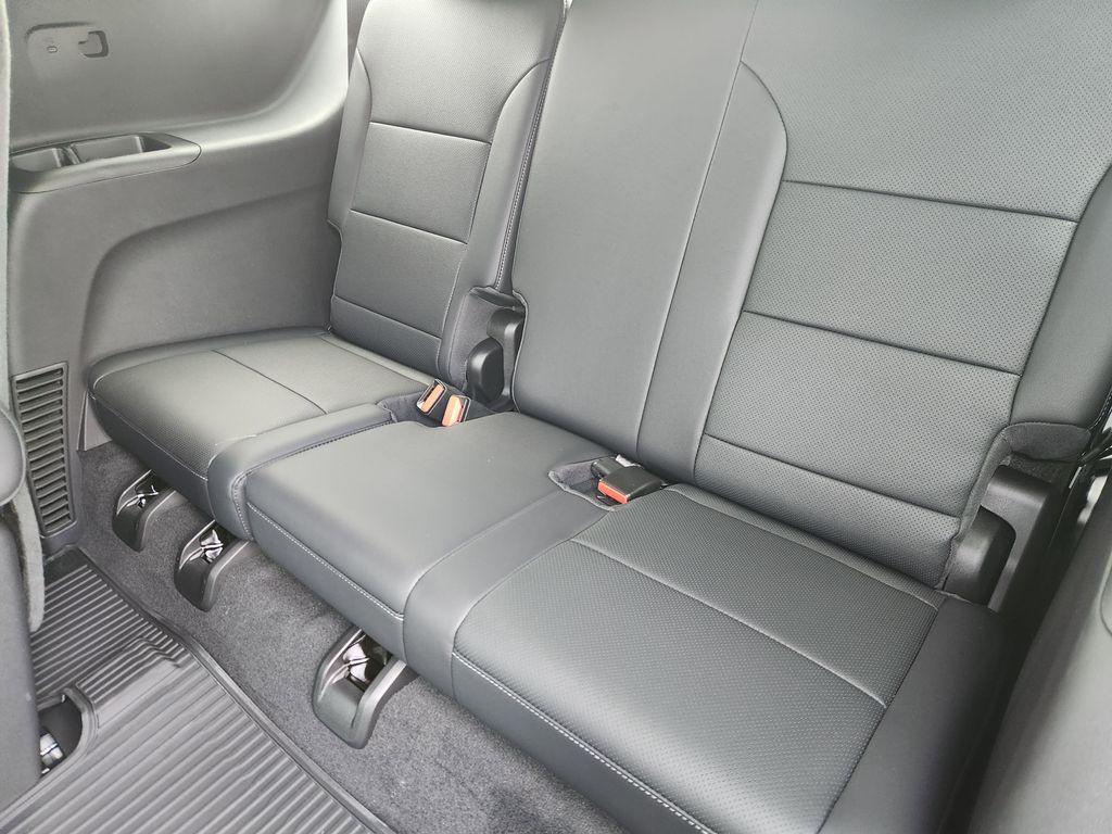 new 2026 Chevrolet Traverse car, priced at $43,670