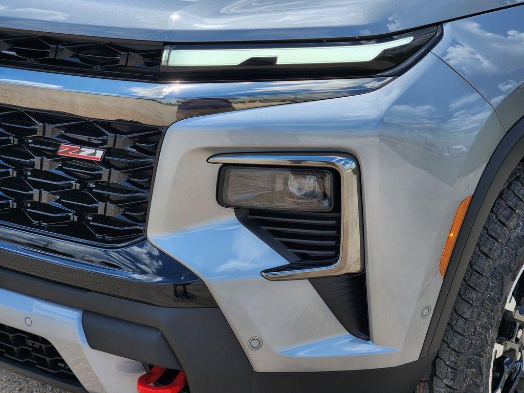 new 2026 Chevrolet Traverse car, priced at $54,705
