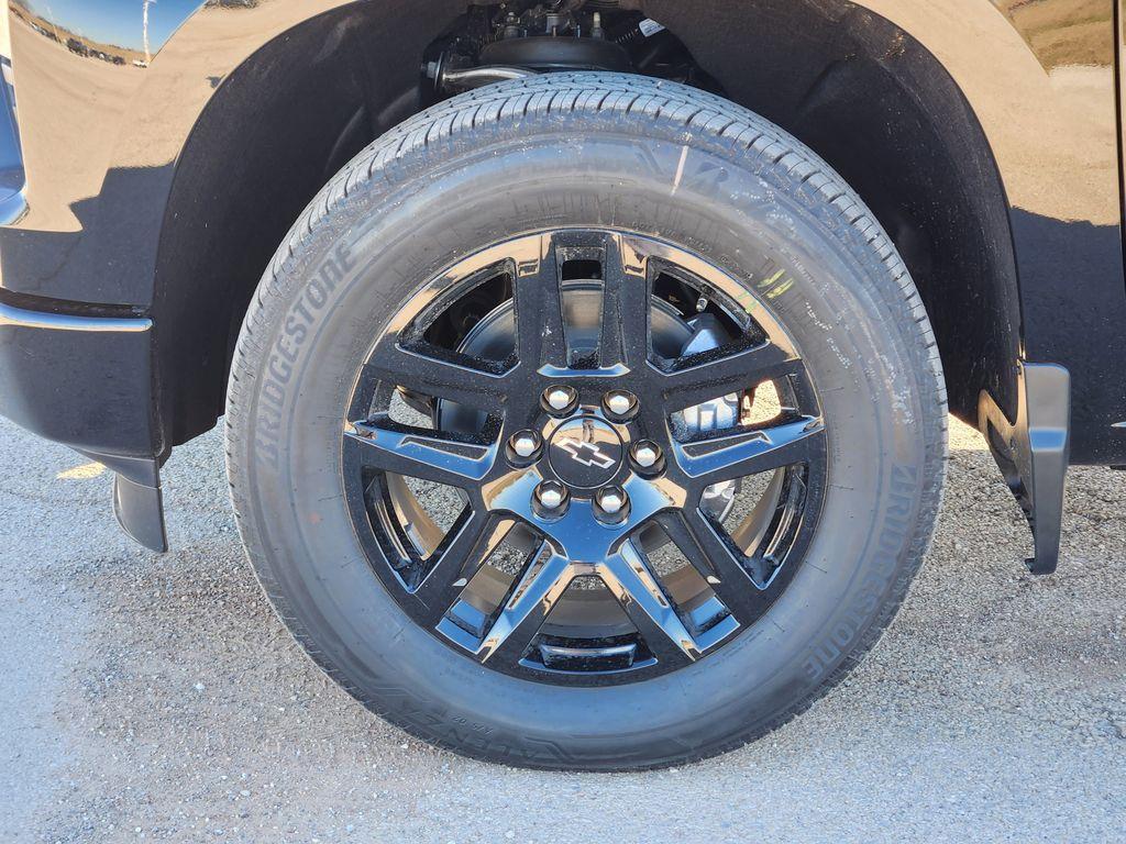 new 2026 Chevrolet Silverado 1500 car, priced at $41,990