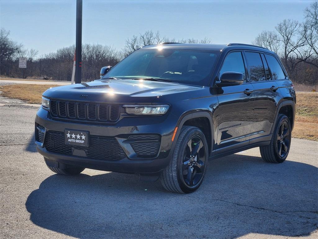 used 2025 Jeep Grand Cherokee car, priced at $35,588