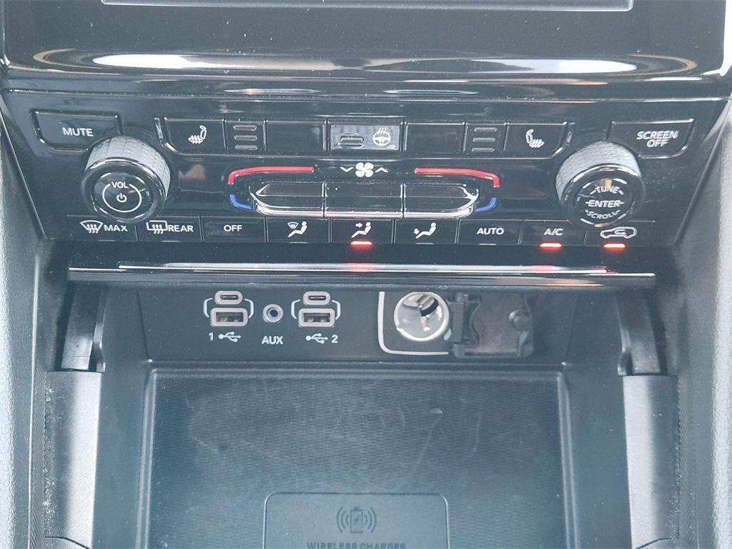 used 2025 Jeep Grand Cherokee car, priced at $35,588