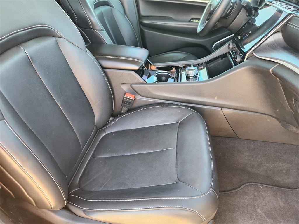 used 2022 Jeep Grand Cherokee car, priced at $27,387