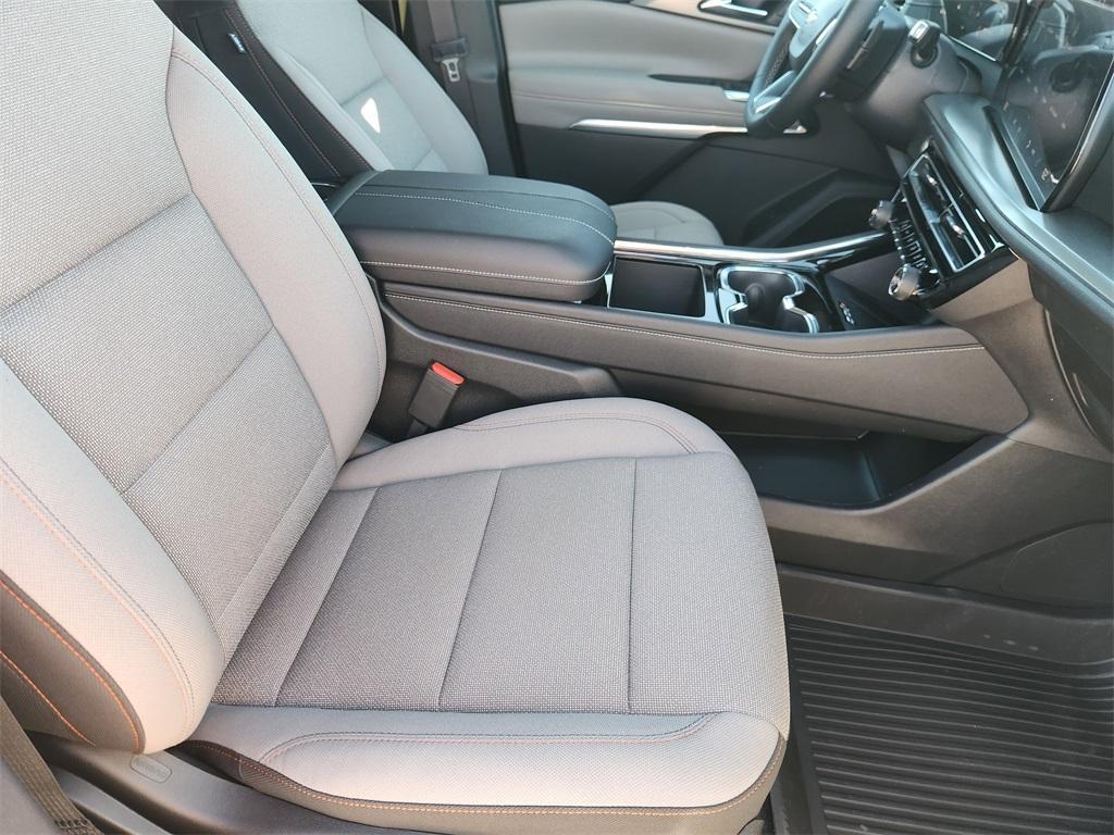 new 2026 Chevrolet Traverse car, priced at $40,220