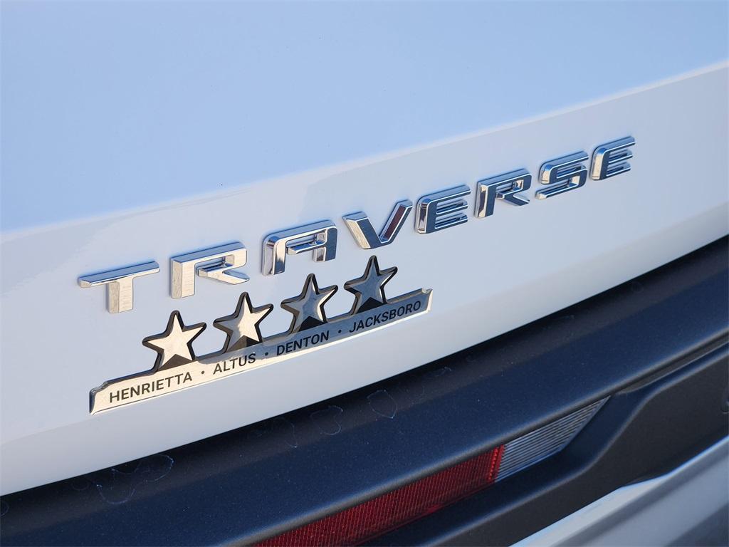 new 2026 Chevrolet Traverse car, priced at $40,220