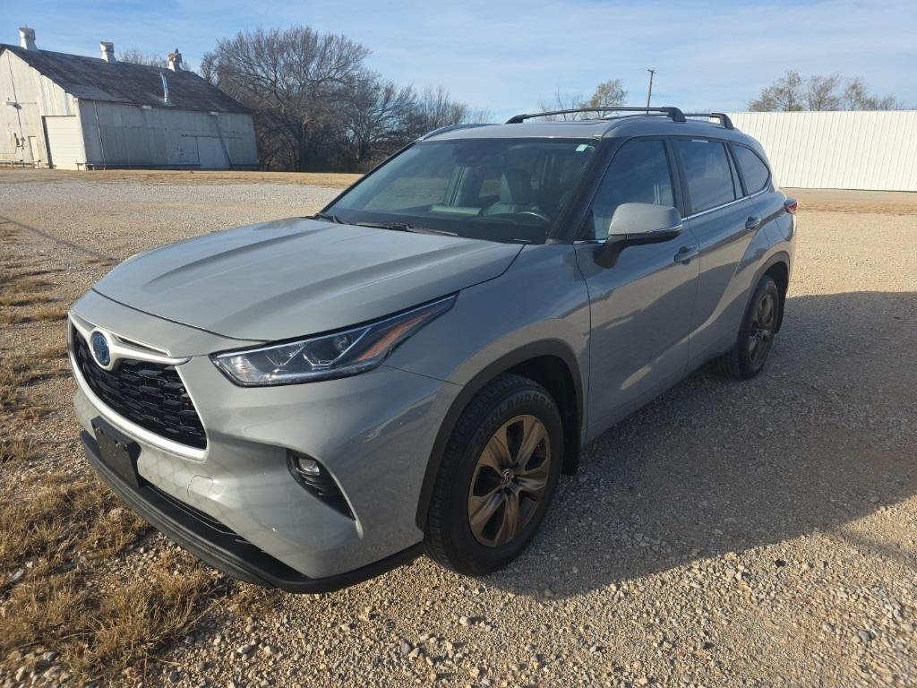 used 2023 Toyota Highlander Hybrid car, priced at $36,772