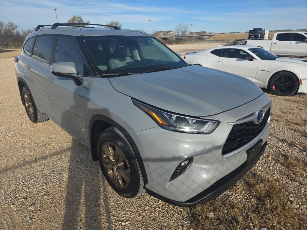 used 2023 Toyota Highlander Hybrid car, priced at $36,772