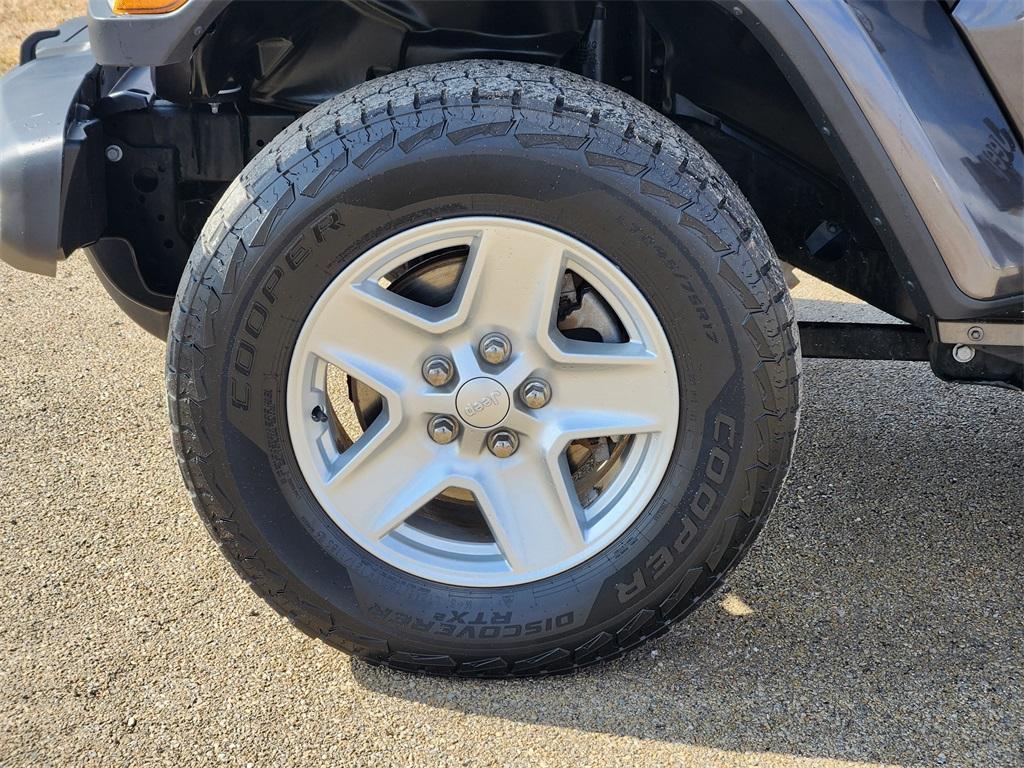 used 2021 Jeep Gladiator car, priced at $24,668