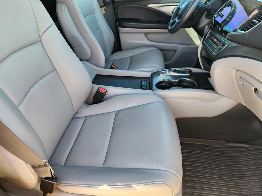 used 2021 Honda Pilot car, priced at $27,096