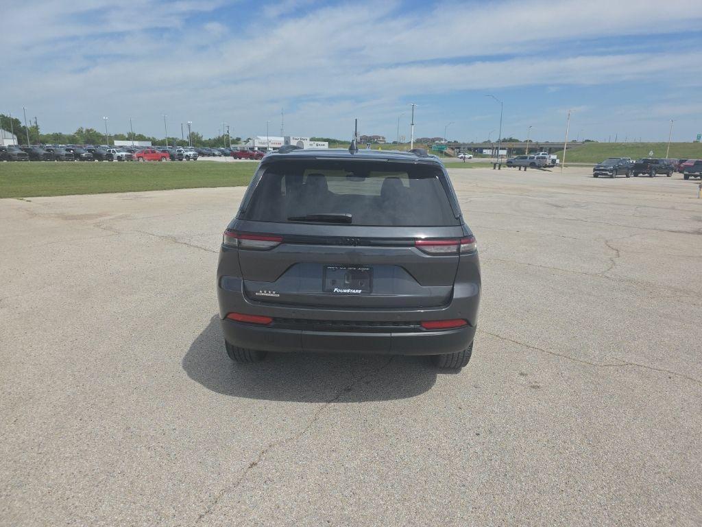 used 2023 Jeep Grand Cherokee car, priced at $29,224