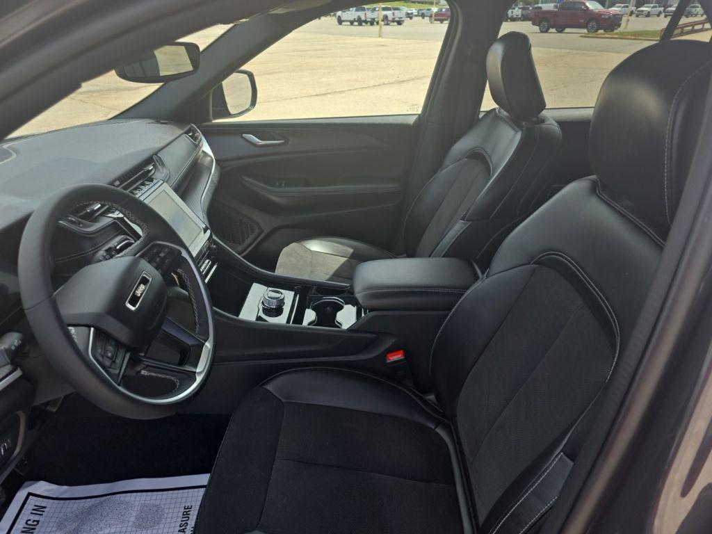 used 2023 Jeep Grand Cherokee car, priced at $29,224
