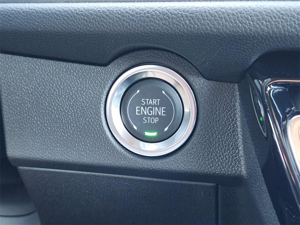 new 2026 Chevrolet Traverse car, priced at $41,220