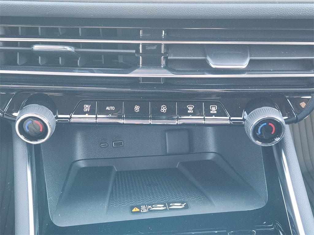 new 2026 Chevrolet Traverse car, priced at $41,220